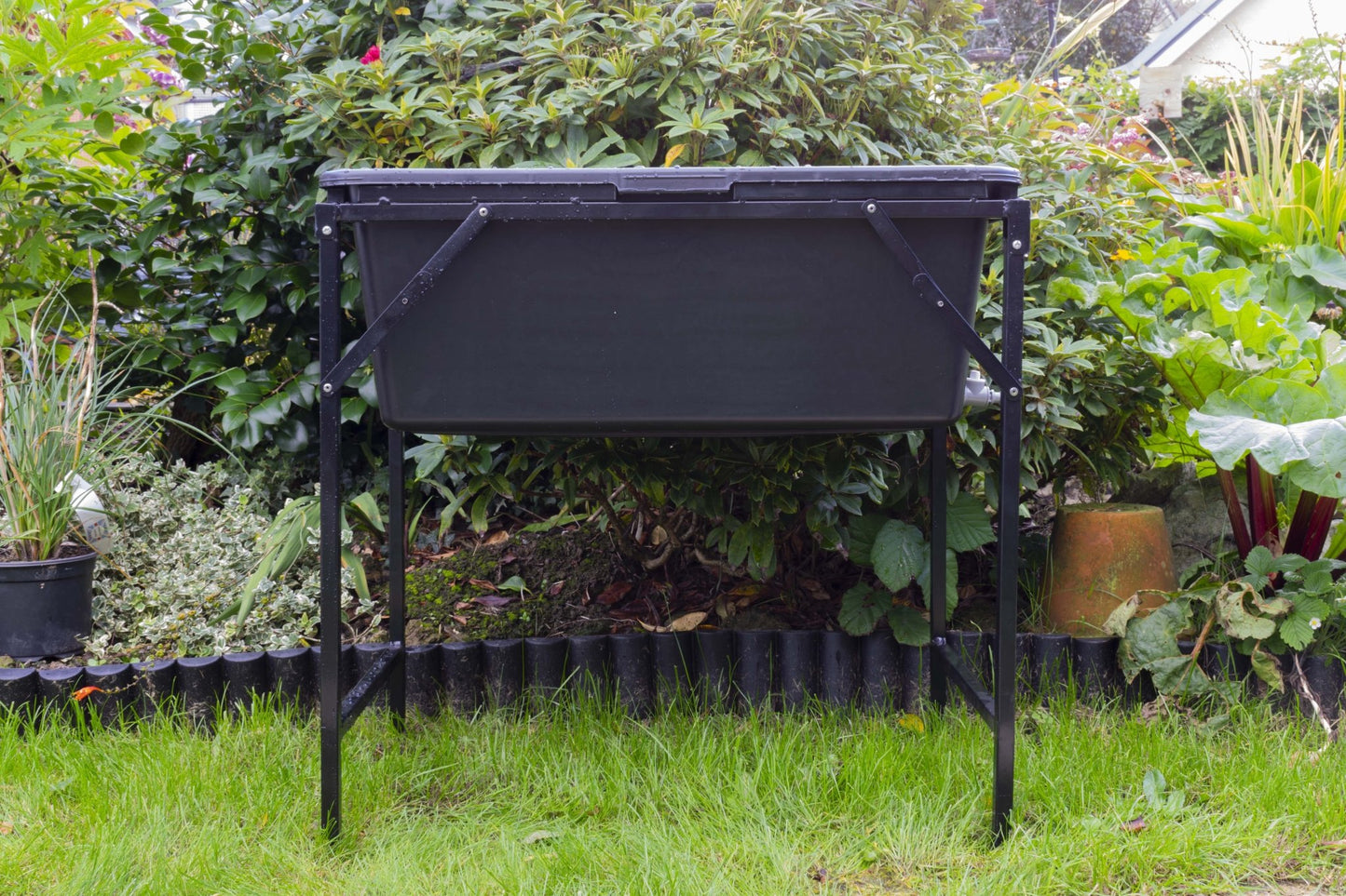 Dog Bath Kit with 90L Pre - Drilled Tub, Tap Valve, Quick - Connect Drain & Foldable Metal Stand – Stable, Easy - Clean Plastic, Portable Design – Ideal for Home Pet Grooming & Outdoor Use - Chartley Chucks