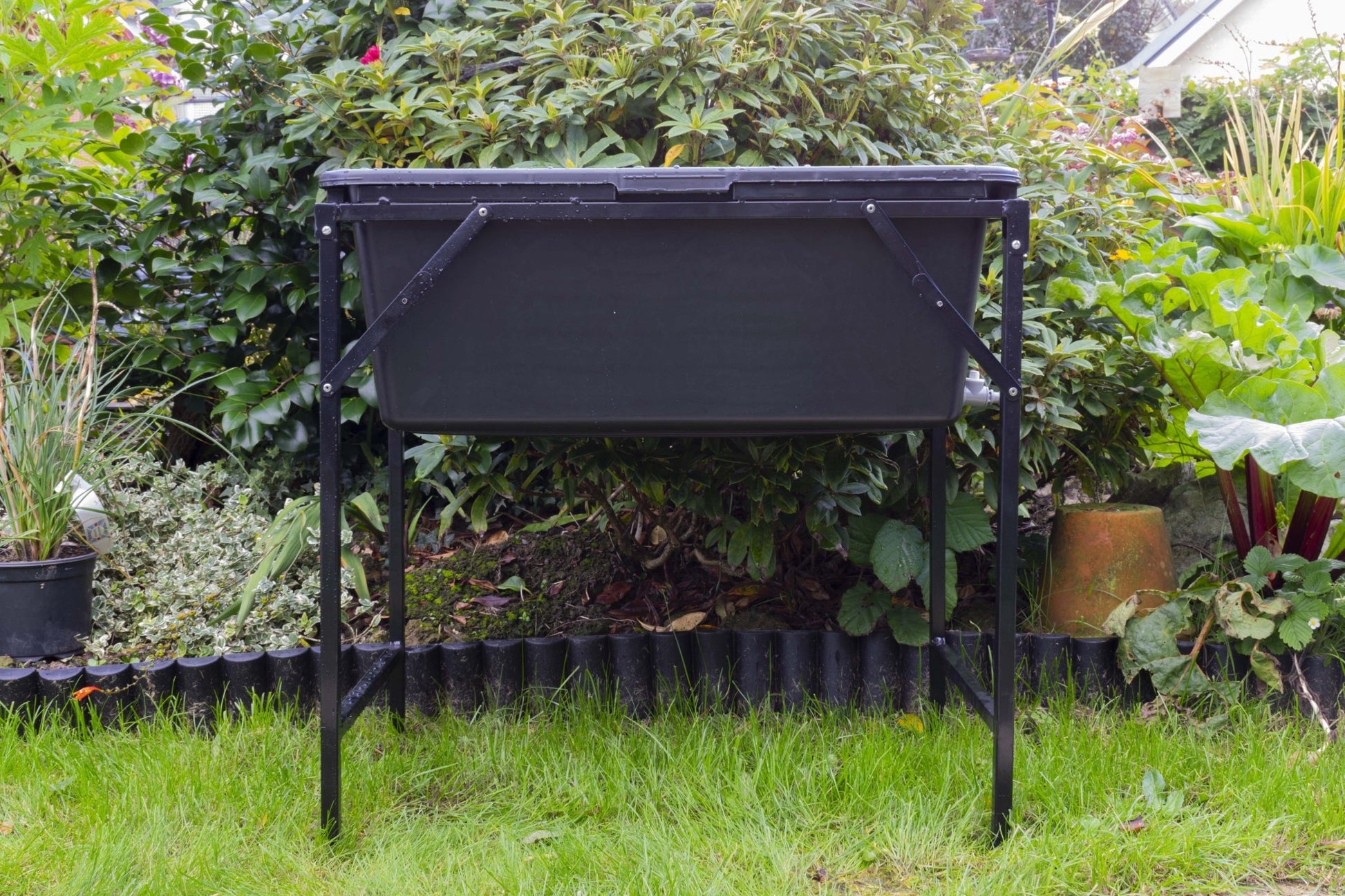 Dog Bath Kit with 90L Pre - Drilled Tub, Tap Valve, Quick - Connect Drain & Foldable Metal Stand – Stable, Easy - Clean Plastic, Portable Design – Ideal for Home Pet Grooming & Outdoor Use - Chartley Chucks