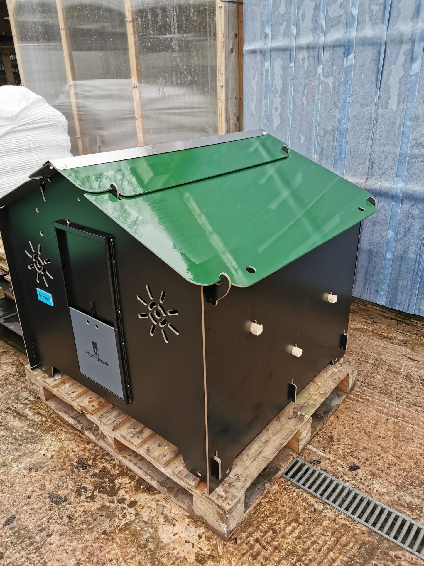 Easicoop Chalet 2XL - HPL Chicken Coop up to 18 large Birds (black) - Chartley Chucks