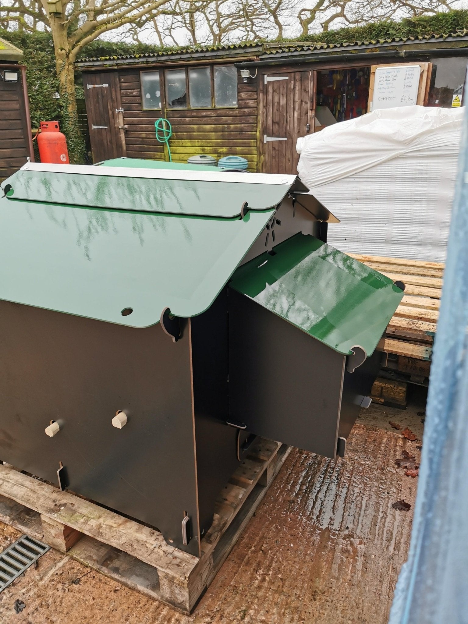Easicoop Chalet 2XL - HPL Chicken Coop up to 18 large Birds (black) - Chartley Chucks