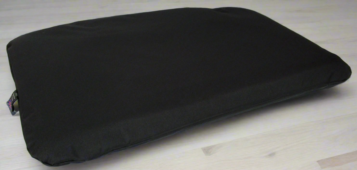 P&L Country Dog Heavy Duty Waterproof Duvet Dog Beds. - Chartley Chucks